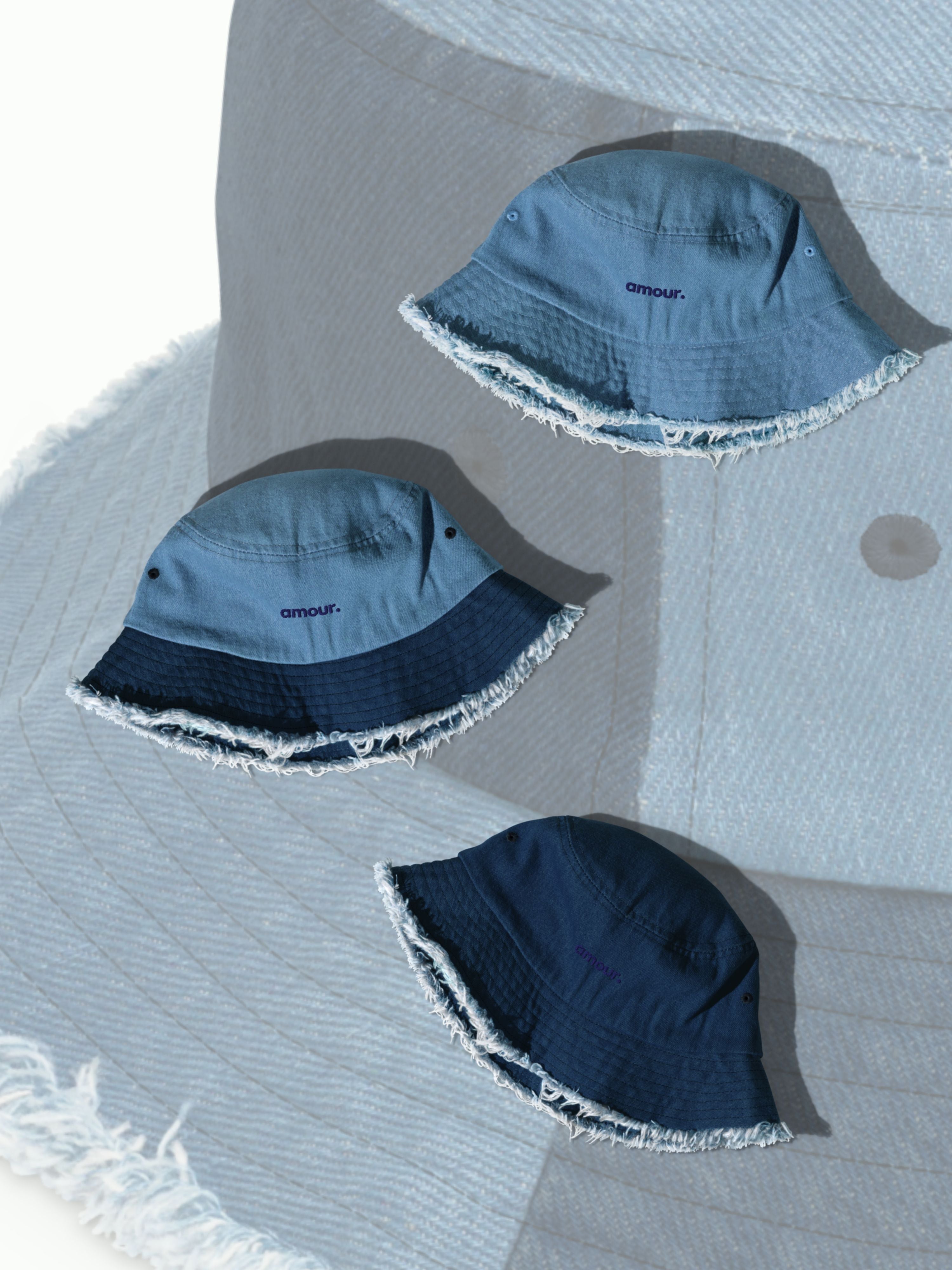 Bob en jean brodé « amour. » bleu marine, bord effiloché